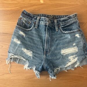 Abercrombie Annie Shorts size 24 distressed
